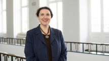 Dr. Julia Uckelmann
